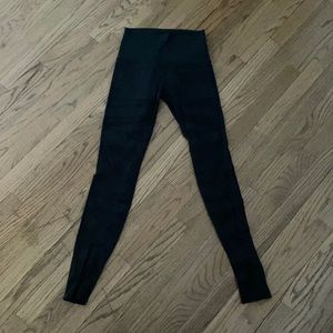 Black Stripped Lululemon Leggings